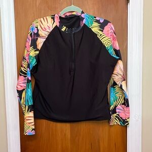 Swim Top Moderate Coverage/Floral Long Sleeve Swim Top. XO/6